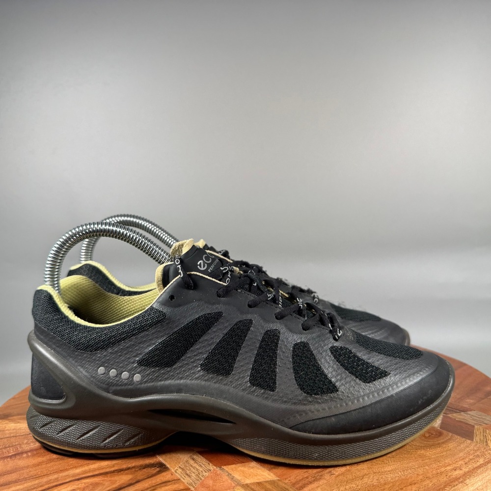 ECCO Biom Ultra Womens Black Mesh Athletic Trail Walking Shoes EU 37 US 6-6.5